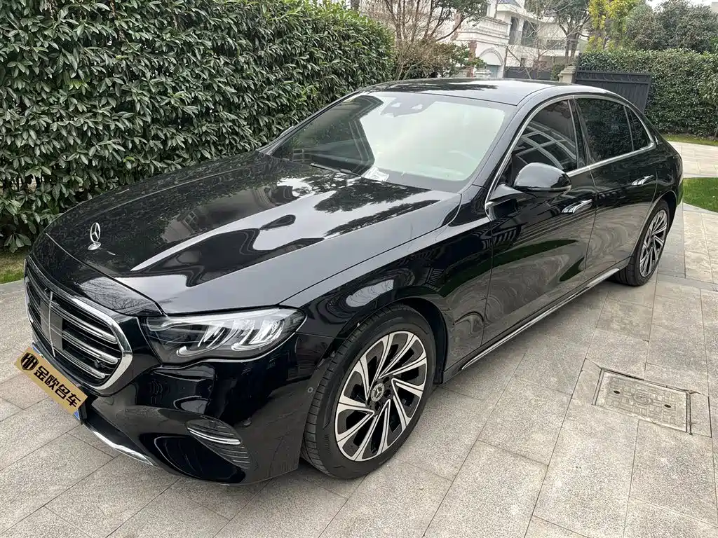 Mercedes-Benz E-Class 2024