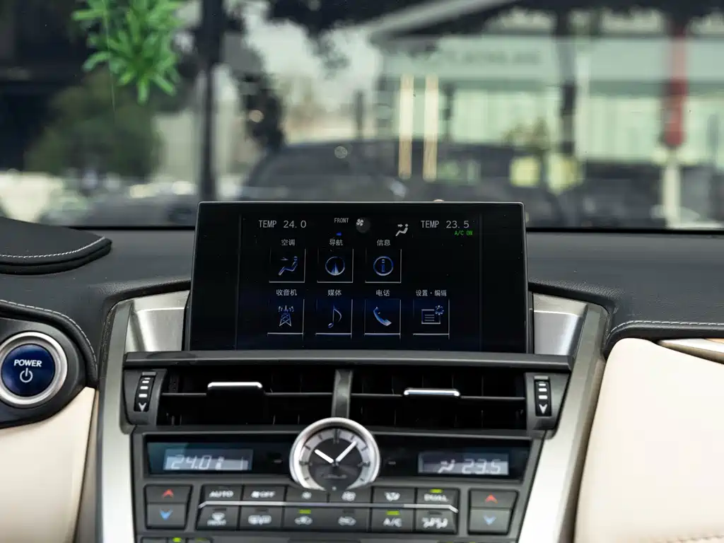 Lexus NX — миниатюра 16