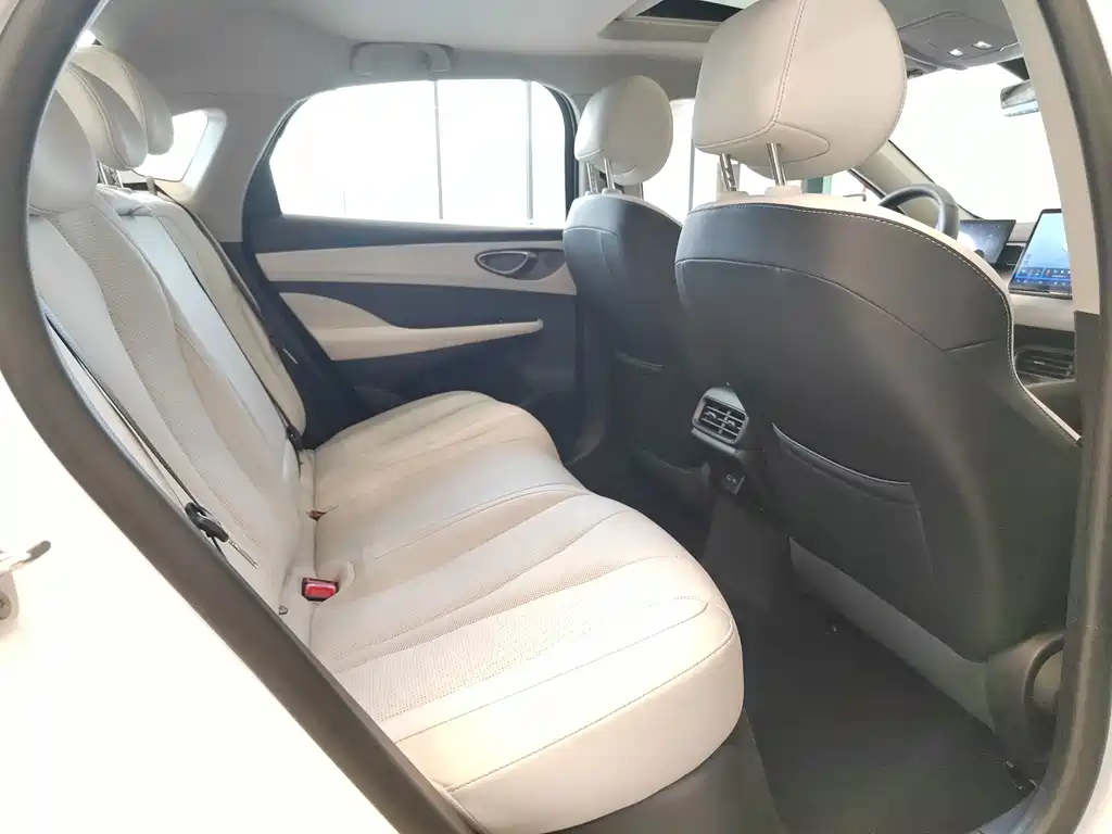 BYD Seal 05 DM-i — миниатюра 13