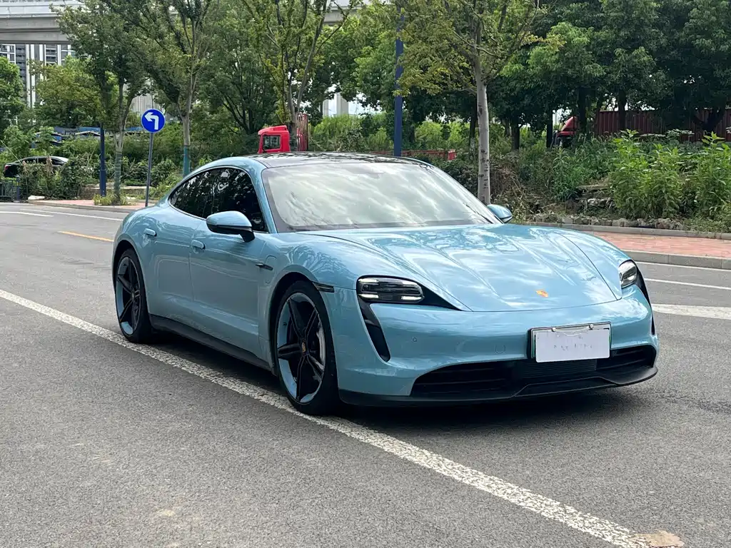 Porsche Taycan — миниатюра 3