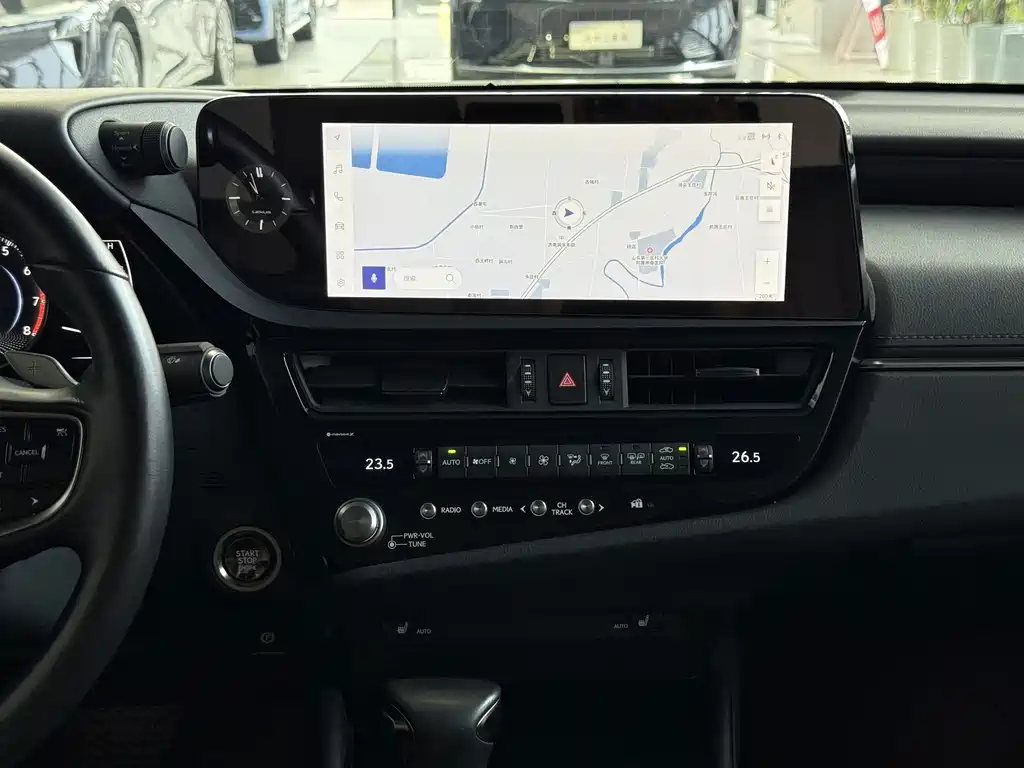 Lexus ES — миниатюра 11