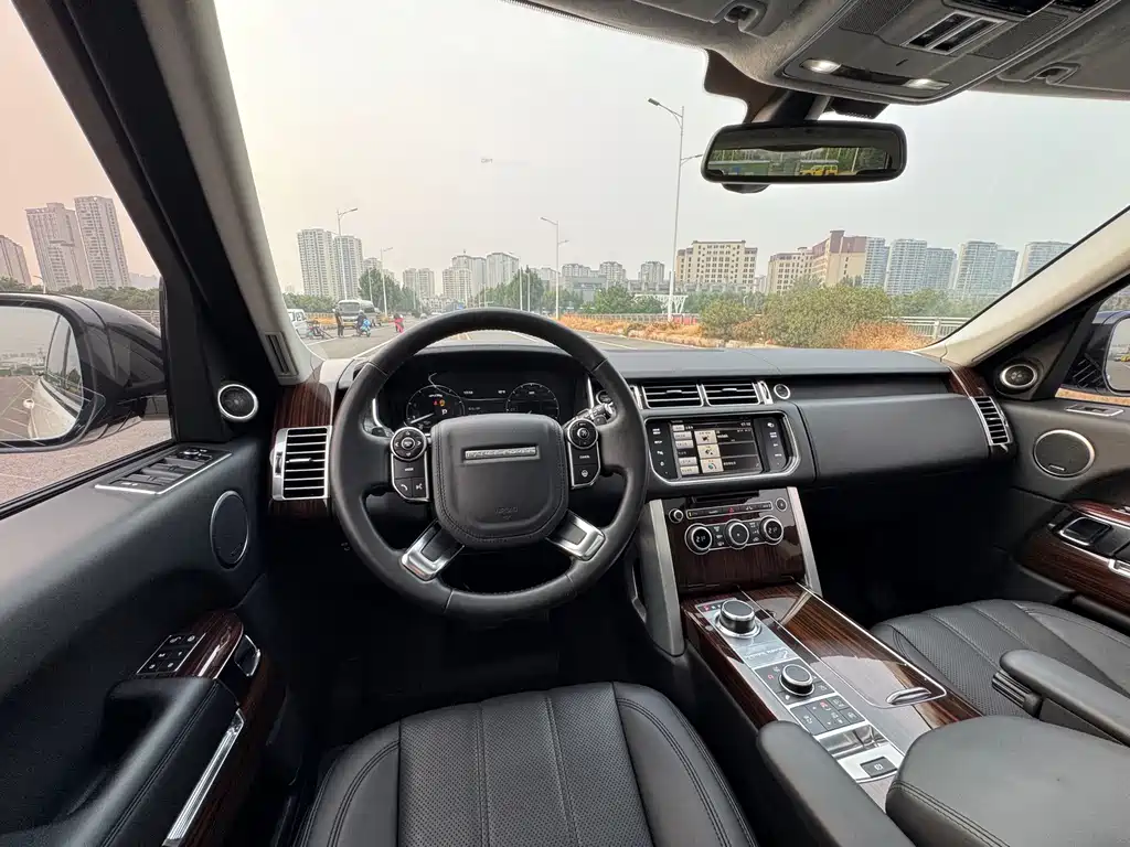 Land Rover Range Rover — миниатюра 30