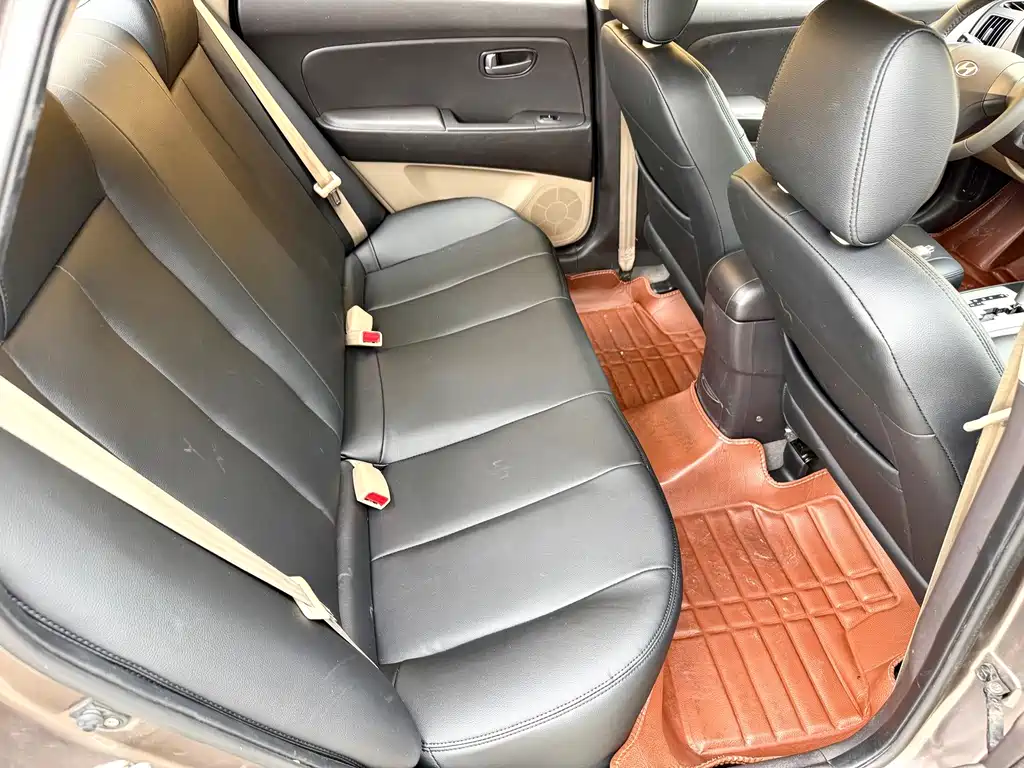 Hyundai Elantra 1.6L Auto Comfort Type, фото 10