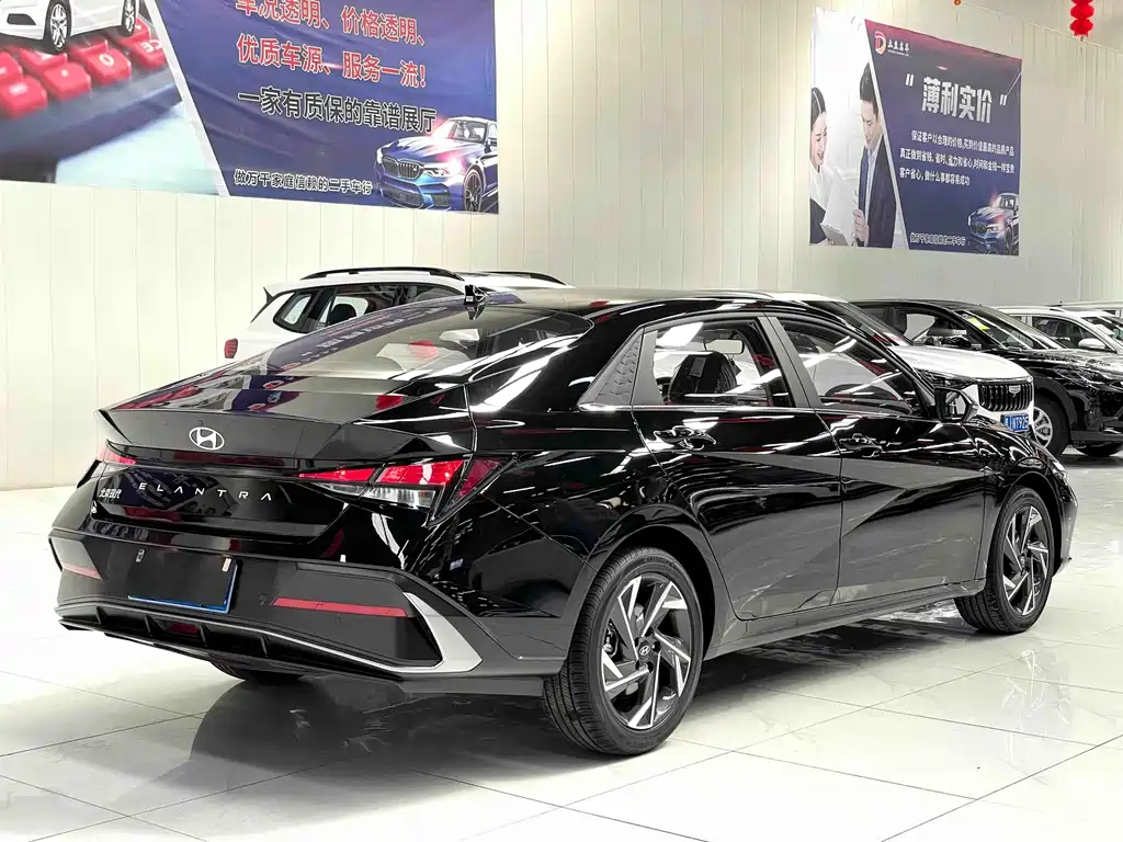 Hyundai Elantra — миниатюра 14