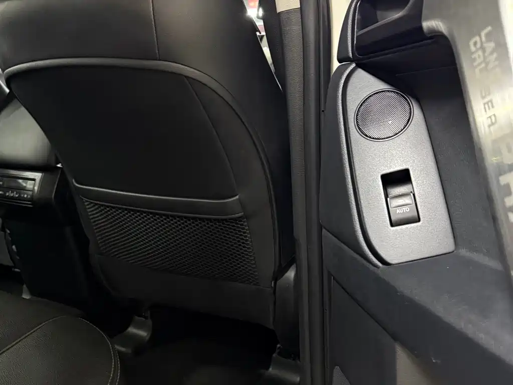 Toyota Prado — миниатюра 12