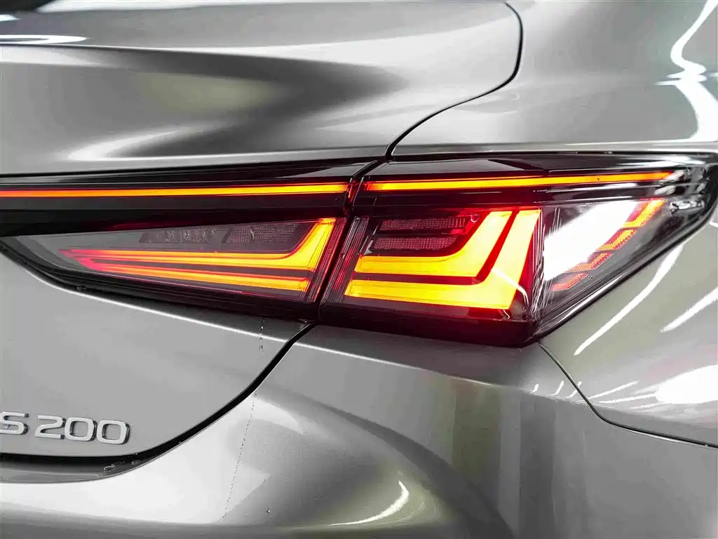 Lexus ES — миниатюра 13