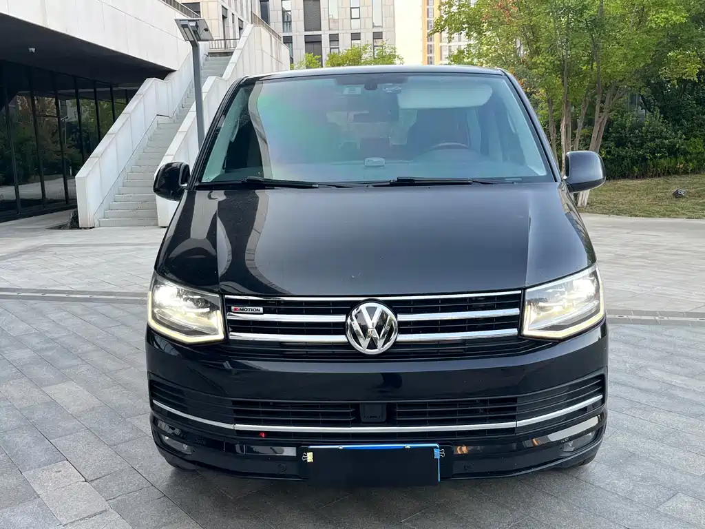 Volkswagen Multivan — миниатюра 2