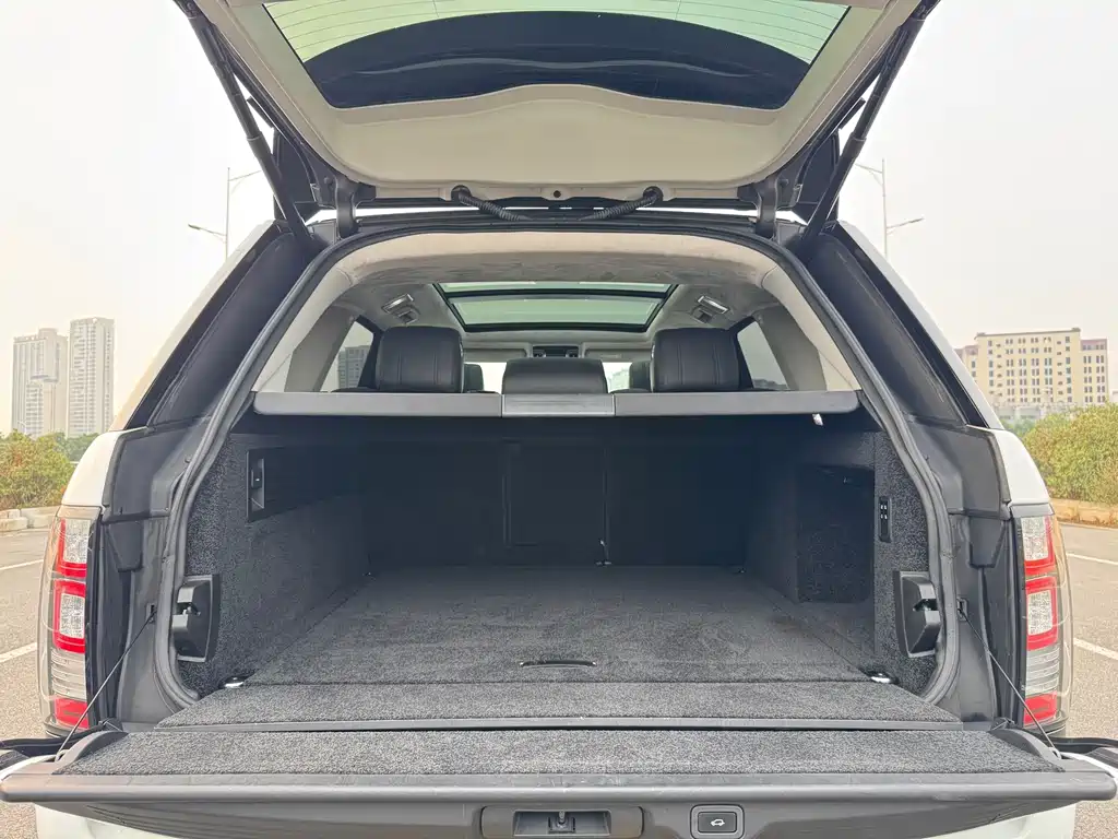 Land Rover Range Rover — миниатюра 12