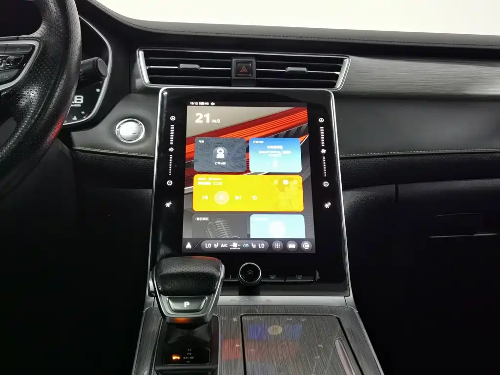 Roewe RX5 — миниатюра 12