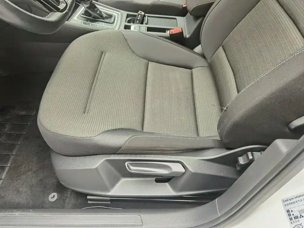 Volkswagen Golf — миниатюра 20