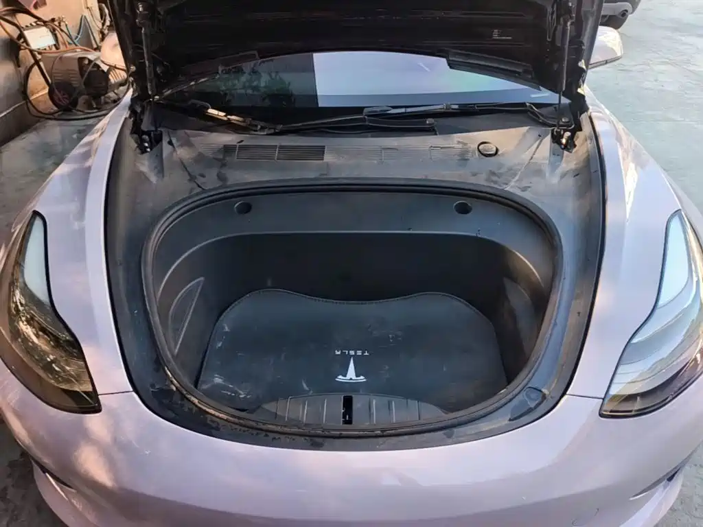 Tesla Model 3 — миниатюра 20