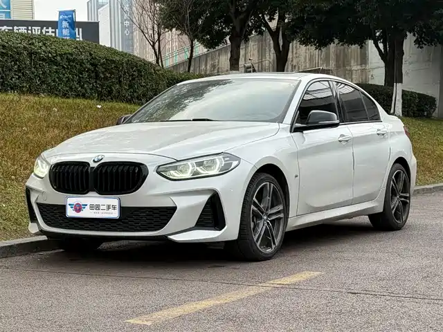 BMW 1 SERIES