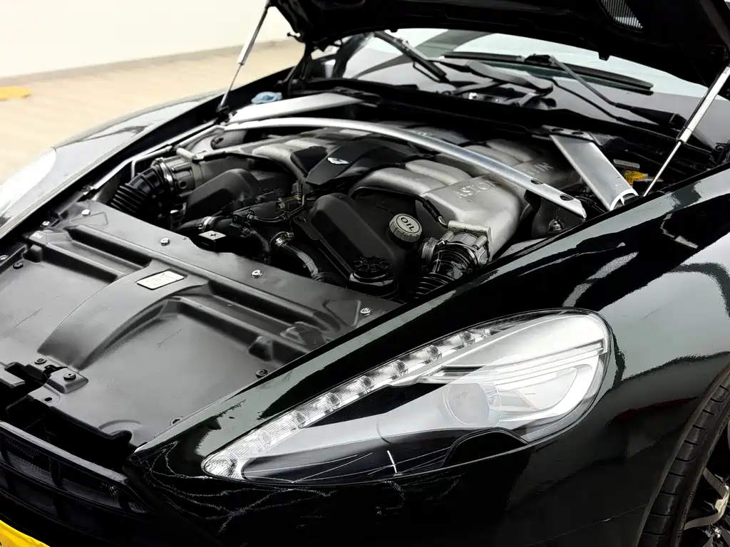 Aston Martin DB9 — миниатюра 22