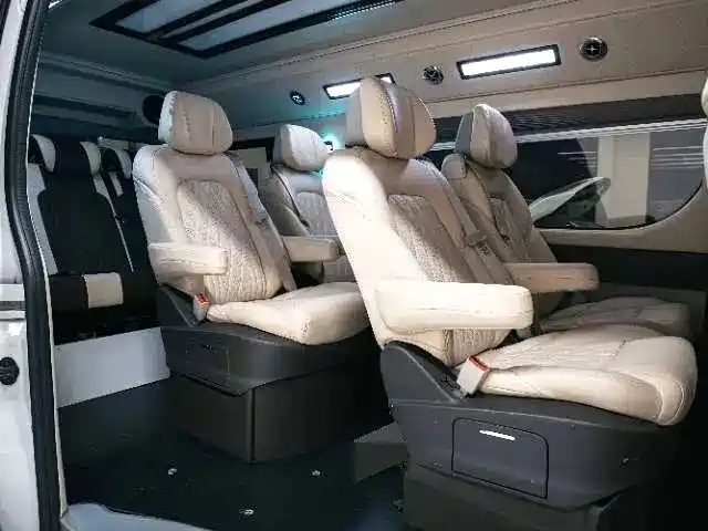 Toyota Hiace — миниатюра 14