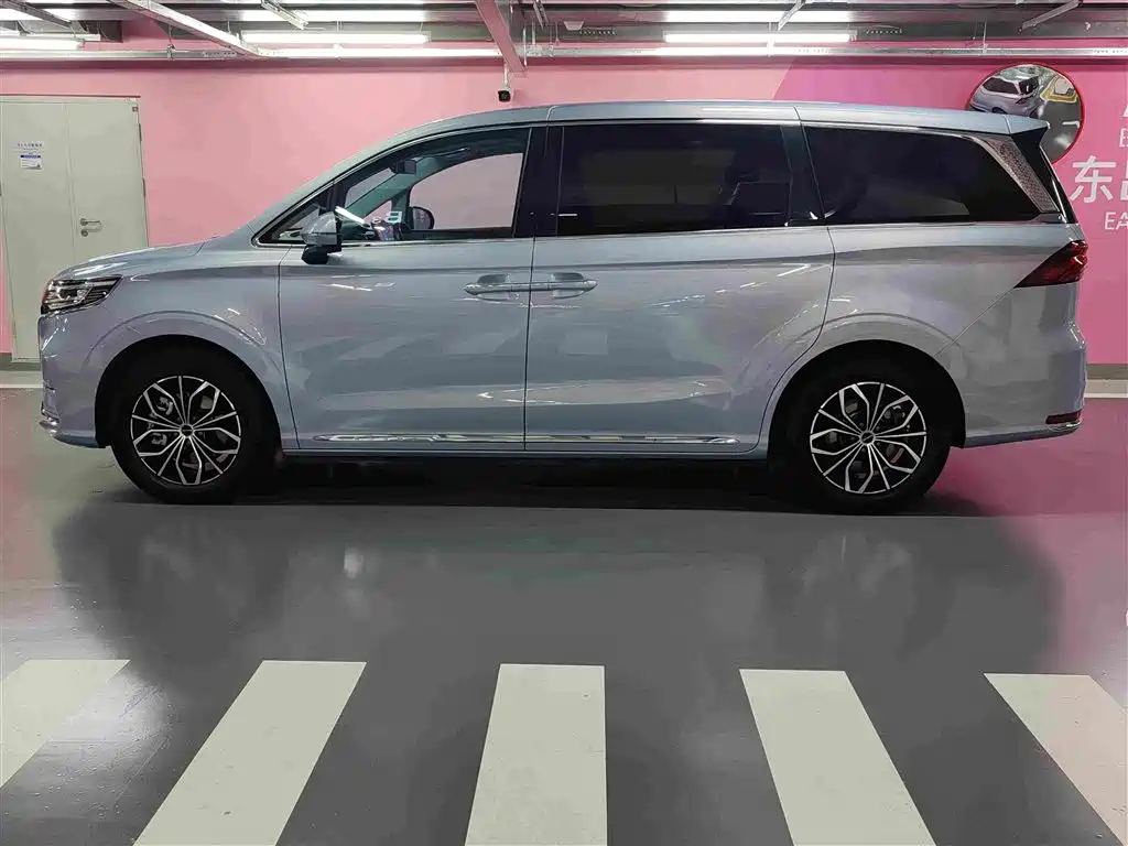 Roewe iMAX8 New Energy — миниатюра 3