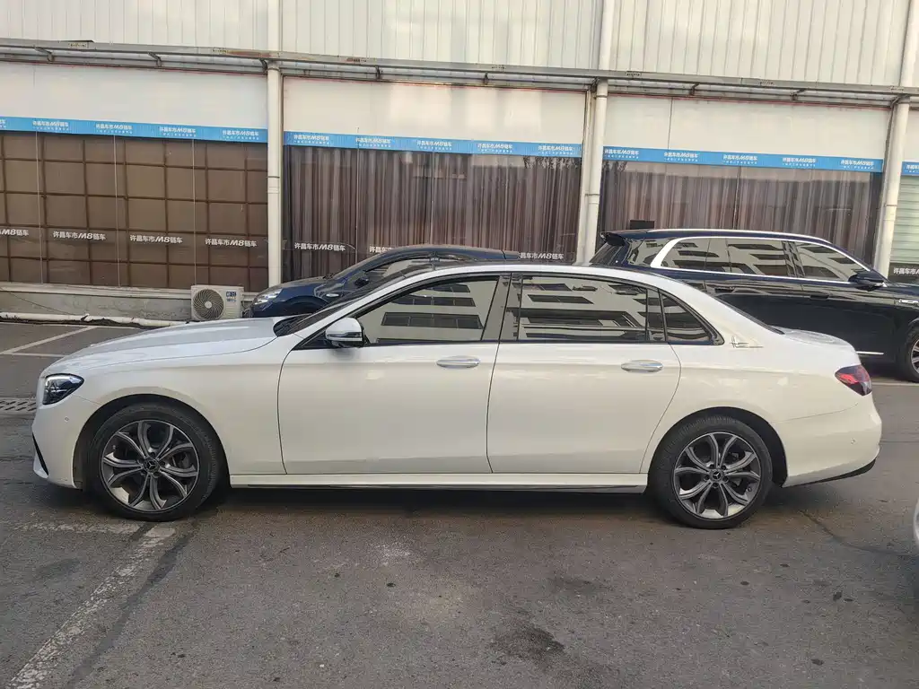 Mercedes-Benz E-Class — миниатюра 3