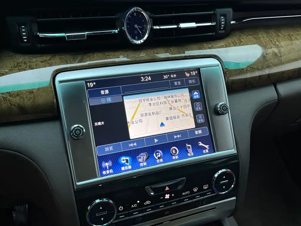 Maserati Quattroporte — миниатюра 11