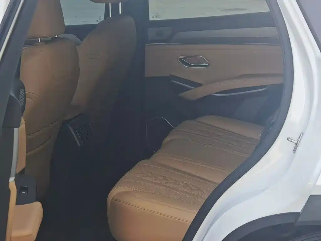 BYD L DM-i — миниатюра 5