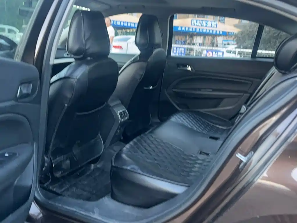 Peugeot 408 — миниатюра 13