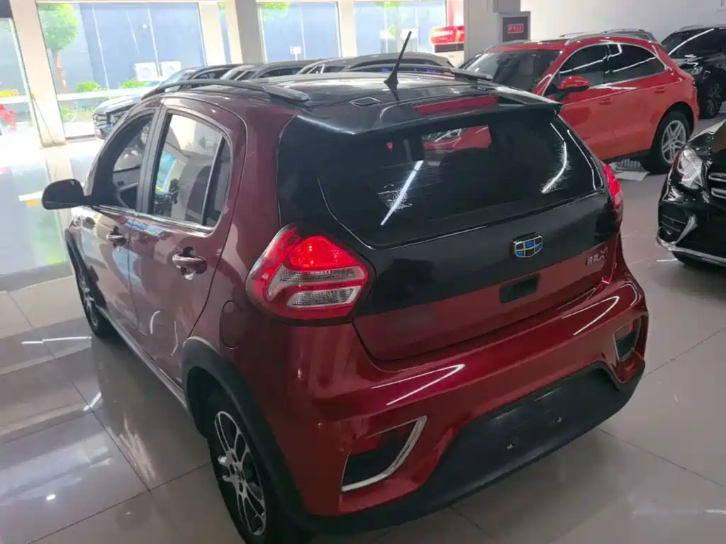 Geely Vision X1 — миниатюра 5