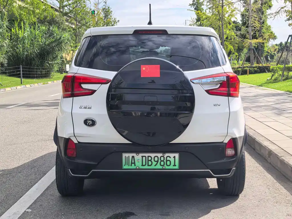 BYD Yuan EV — миниатюра 5