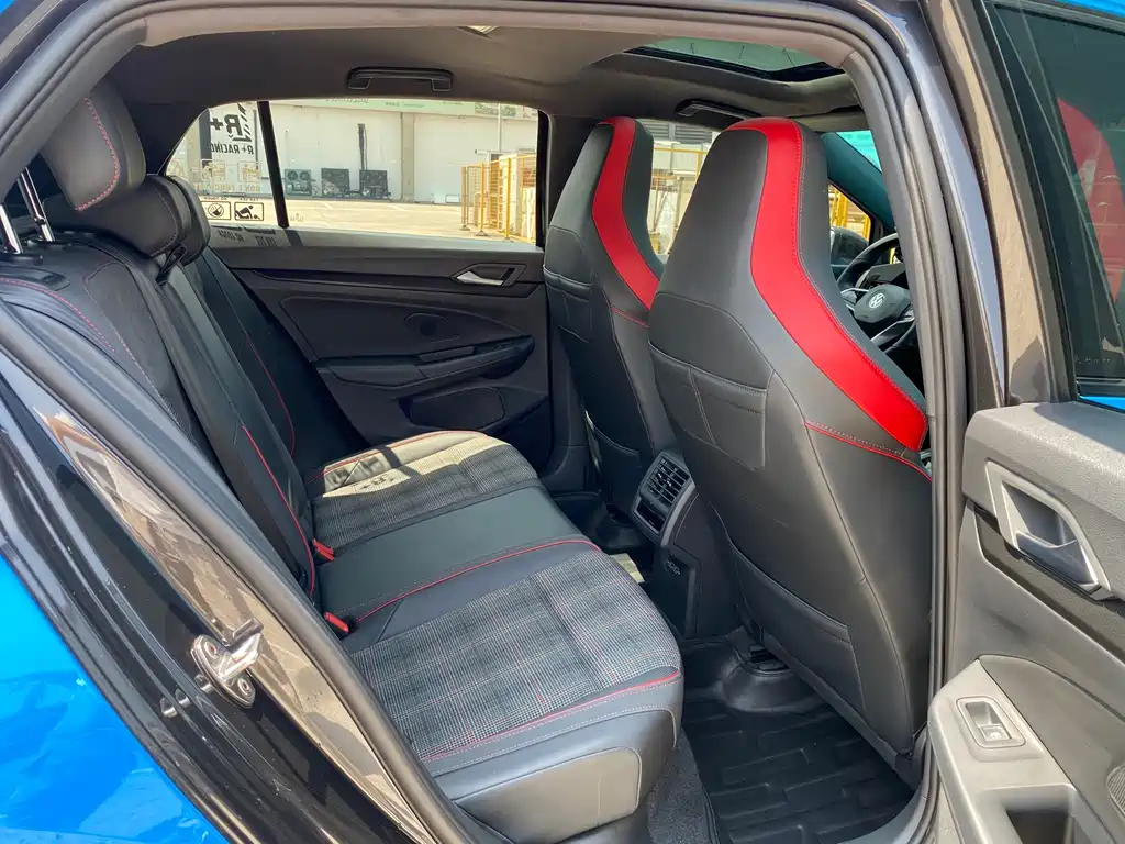Volkswagen Golf GTI — миниатюра 15