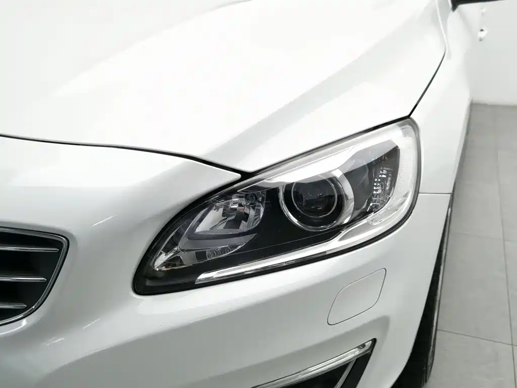 Volvo S60 — миниатюра 7