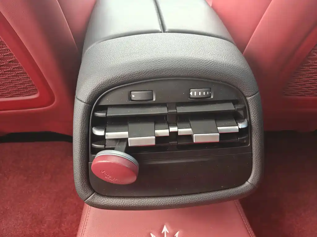 Maserati Ghibli — миниатюра 7