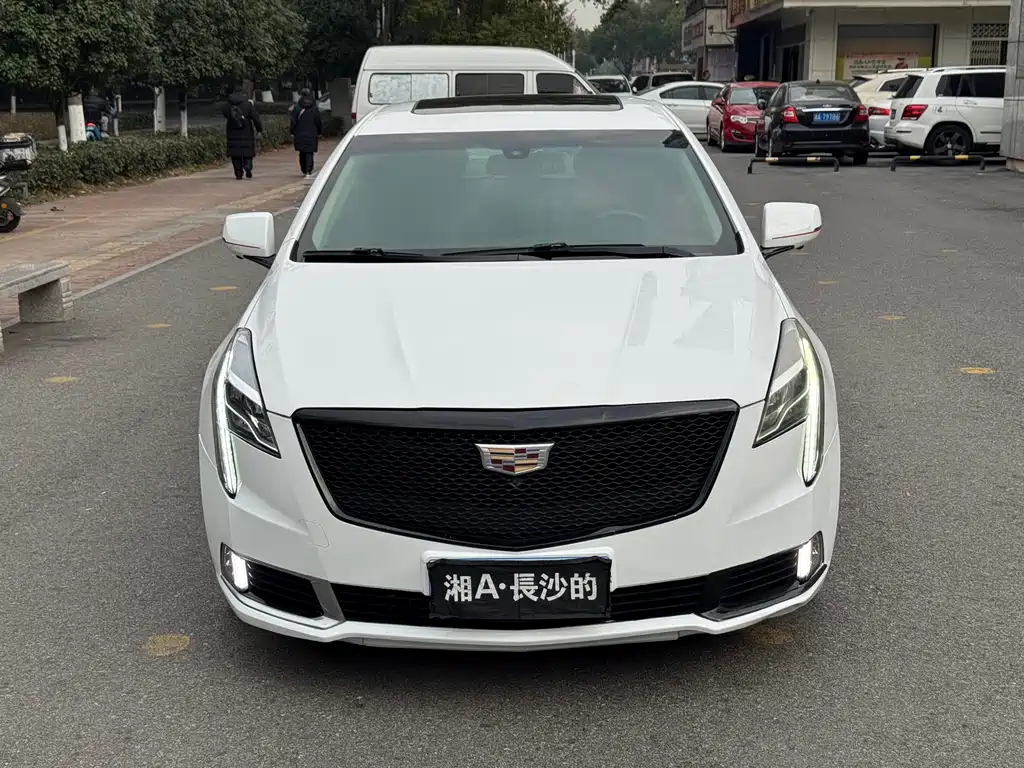 CADILLAC XTS