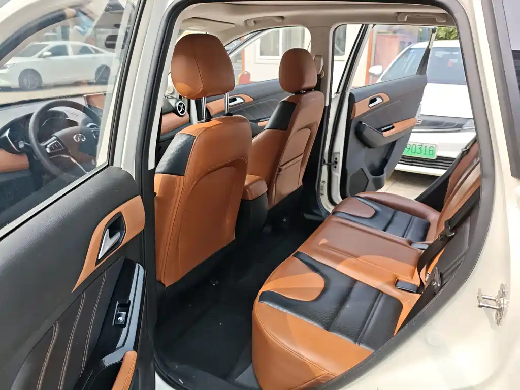 BAIC Senova X35 — миниатюра 7
