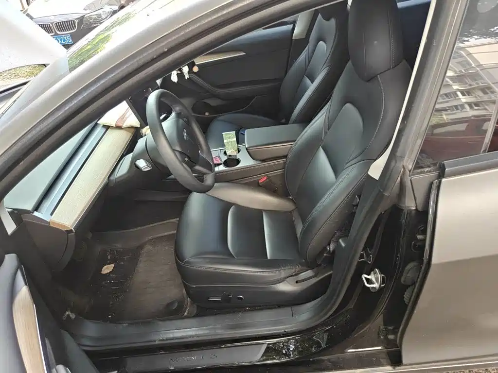 Tesla Model 3 — миниатюра 16