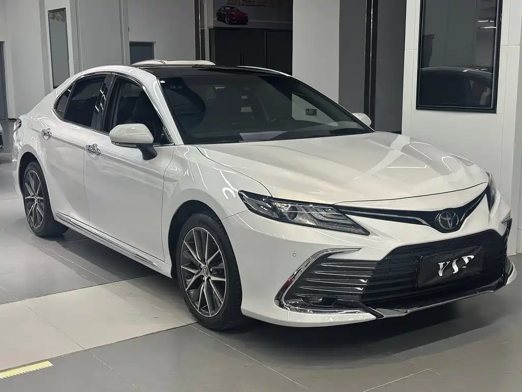 Toyota Camry — миниатюра 3