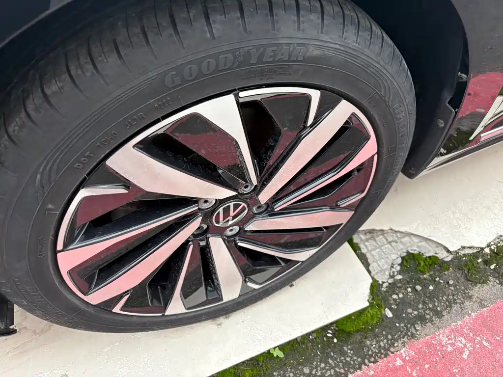 Volkswagen Passat 2022 330TSI Elite
