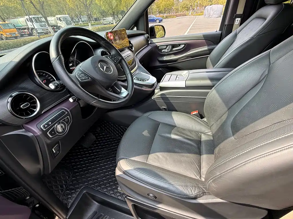 MERCEDES-BENZ V CLASS