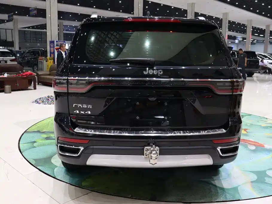 Jeep Grand Commander — миниатюра 5