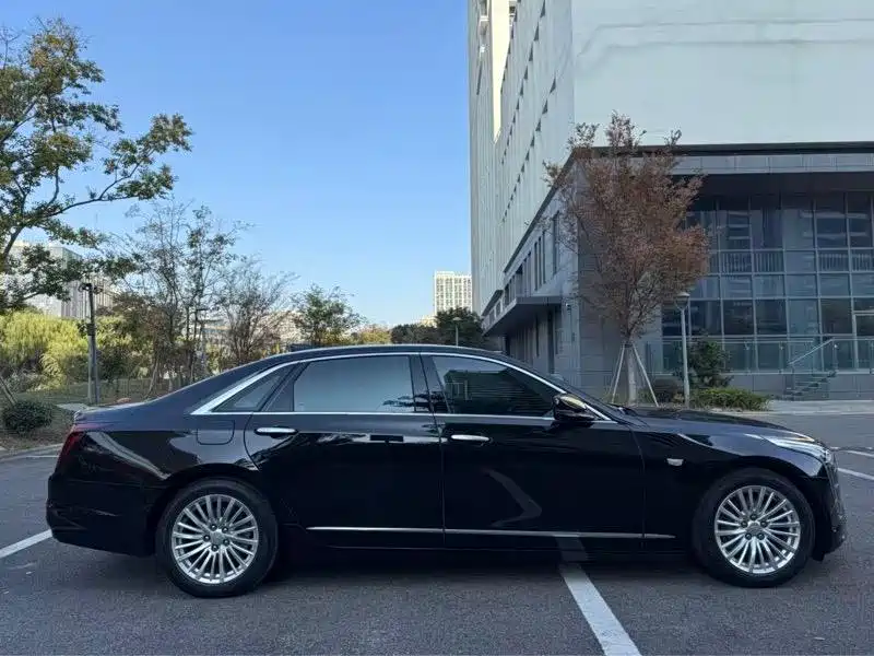 CADILLAC CT6