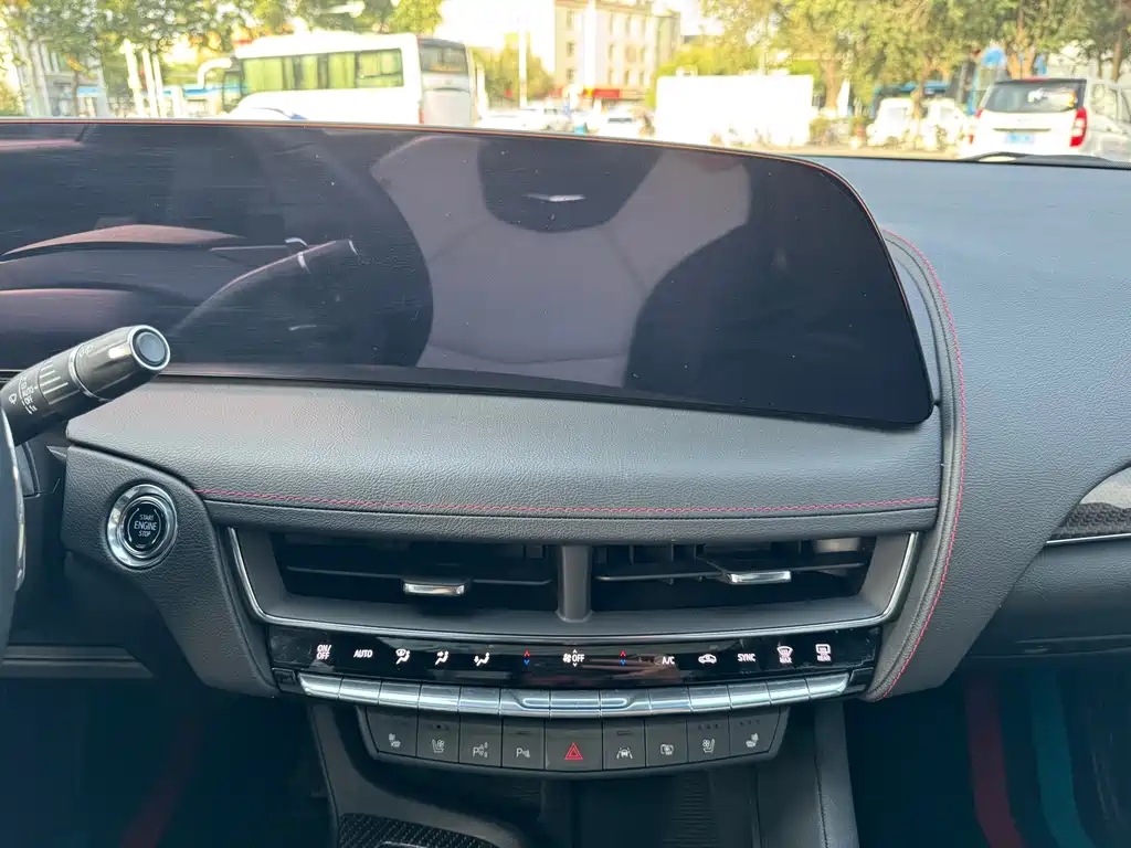 Cadillac CT5 — миниатюра 8