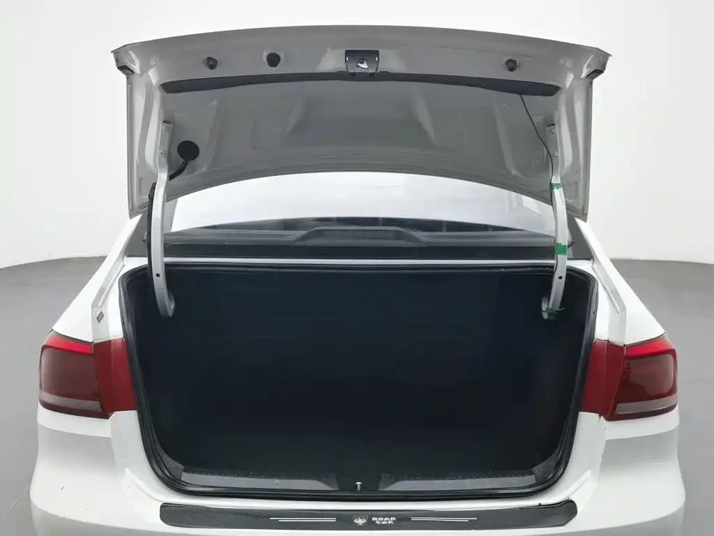 Volkswagen Santana — миниатюра 16