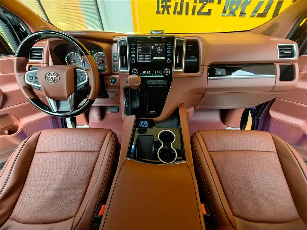 Toyota Granvia 2023 3.5L