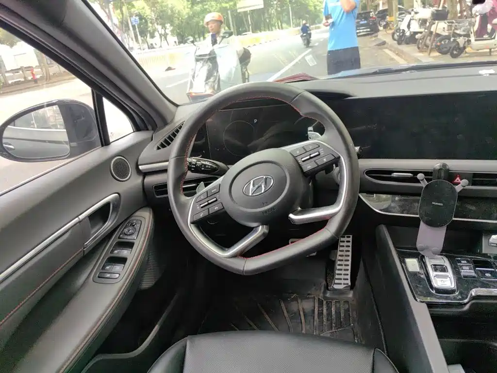Hyundai Sonata — миниатюра 11