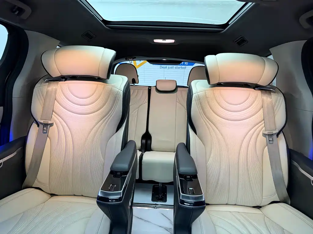 Toyota Granvia — миниатюра 28