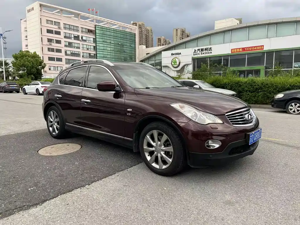 Infiniti QX50 (Import) — миниатюра 3