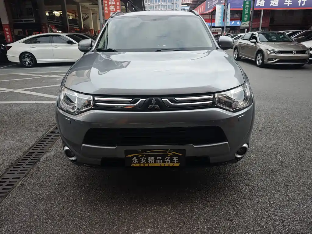Mitsubishi Outlander (Import) — миниатюра 2