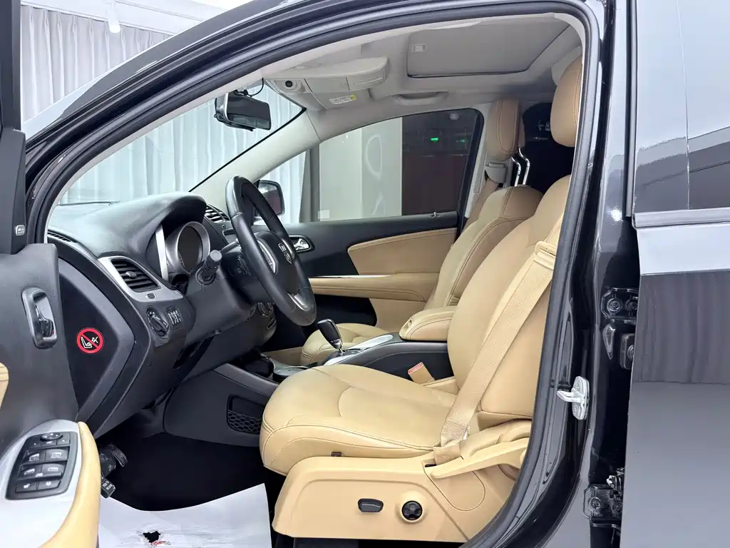 Dodge Journey — миниатюра 8