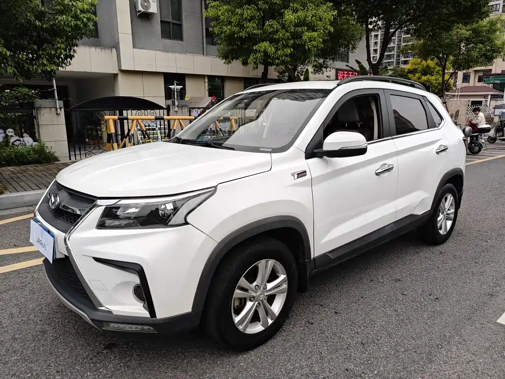 BAIC HUANSU BAIC MAGIC SPEED S5