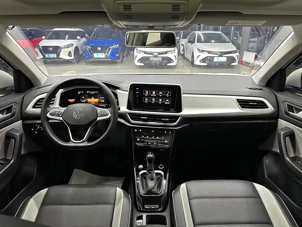 Volkswagen T-Roc — миниатюра 12