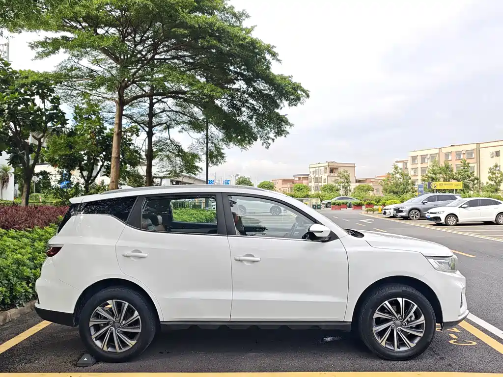 Geely Vision X6 — миниатюра 5