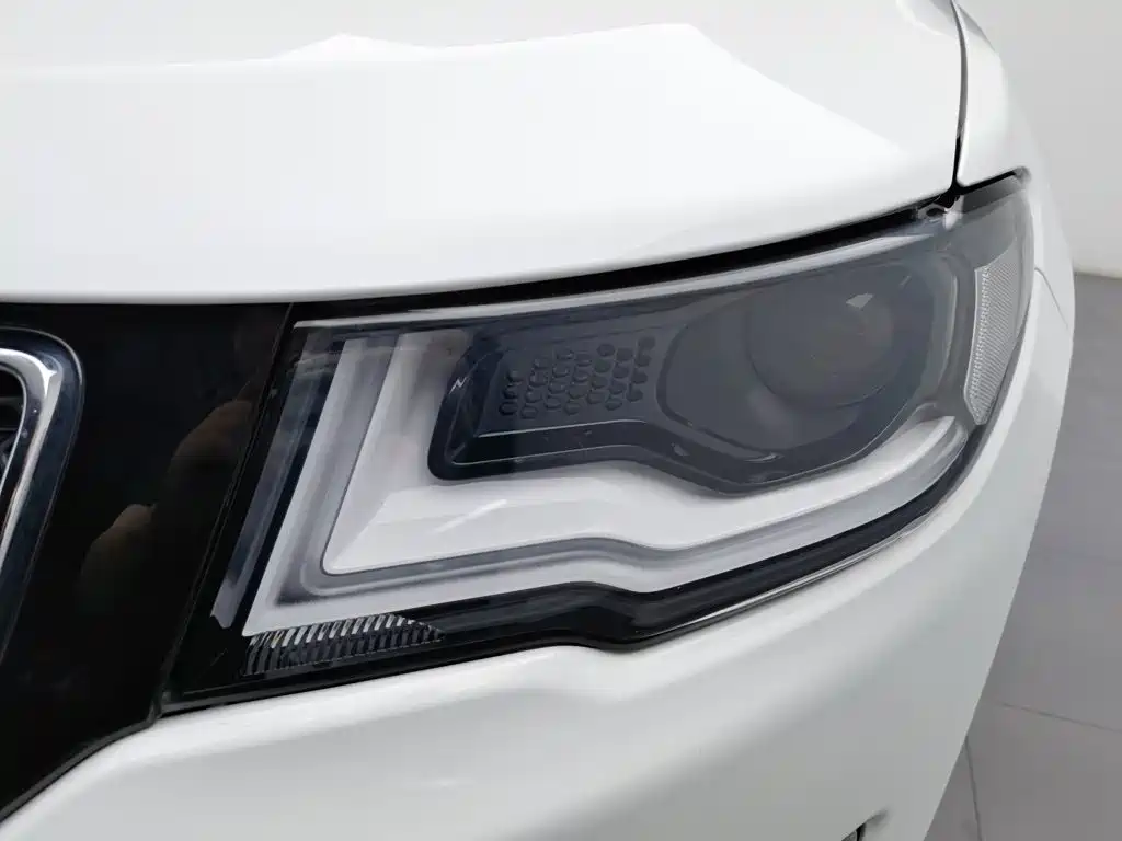 Jeep Compass — миниатюра 7