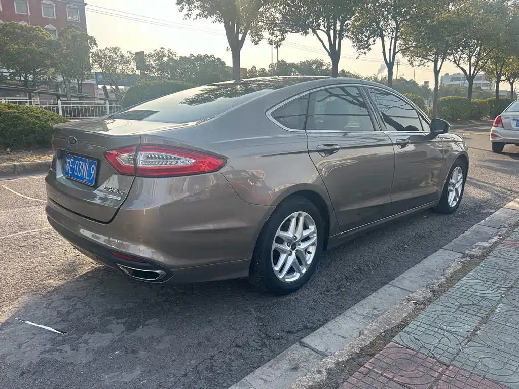 Ford Mondeo — миниатюра 4
