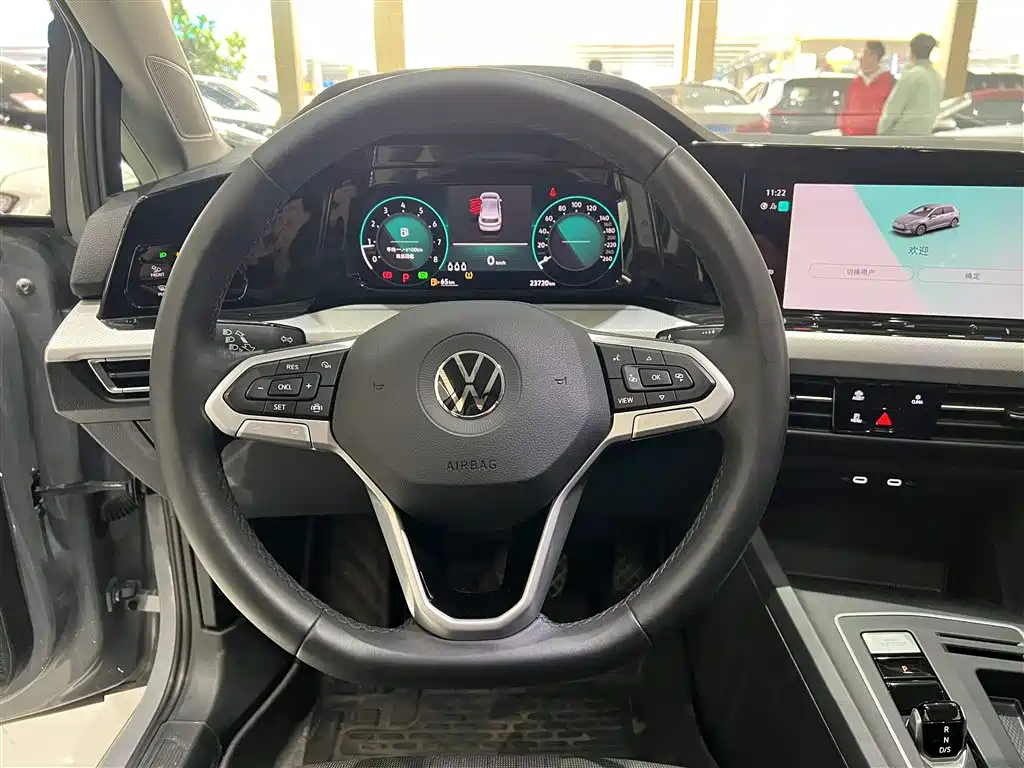 VOLKSWAGEN GOLF
